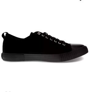 Classic Black Levi’s Men's Sneakers